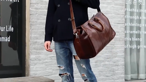 Tas Tangan Travel Simple Elegant Kulit Asli - Tas Travel Pria Wanita Kulit Asli