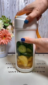 Portable Juicer USB rechargeable and direct straw drink