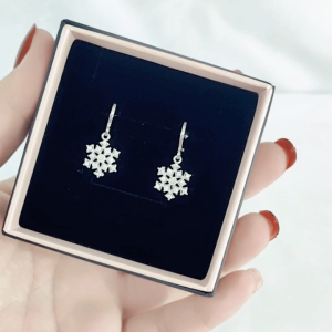 SO SEOUL Let it Snow Snowflake Diamond Simulant Zirconia Hoop Earrings