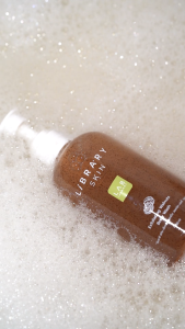 Library Skin Exfoliating Walnuts Body Wash - เจลอาบน้ำไลบรารี่ สกิน