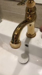 VÒI RỬA MẶT LAVABO MẠ VÀNG CONG ĐÍNH ĐÁ THÂN CAO 30 cm và thân thấp 20 cm 8766