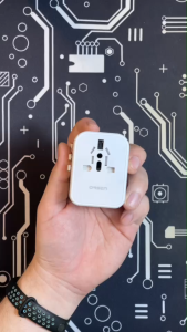 Eloop By Orsen รุ่น C18 C18B PD25W 10A 1000W Travel Adapter Universal หัวแปลงปลั๊กไฟ 2USB+1Type-C ปลั๊กทั่วโลก