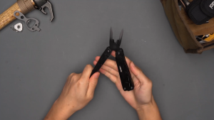 NexTool Black Knight Multi-Tool 12 Functions with Pouch and Bit Kit (Updated Locking Version) 10-year warranty