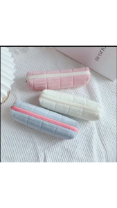 หมอนหนุนแพ็ค หมอน กระเป๋าเครื่องสำอางค์ ins ความคุ้มค่าสูง ผู้หญิง ความจุขนาดใหญ่ การจัดเก็บ กระเป๋าเครื่องสำอาง