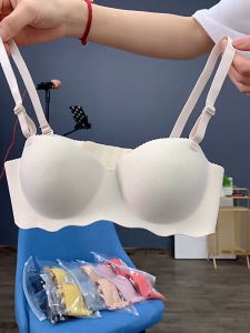 มี10สี บราไร้ขอบ ไร้โครง บราเกาะอก ฟองน้ำ หนา 1ซม เสื้อใน