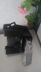 Suzuki Swift Original Right Engine Support