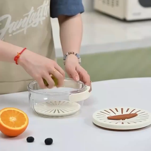 Multi-Compartment Foldable Fruit Colander with Silicone Handle for Kitchen Storage