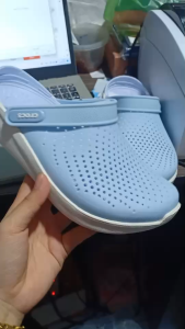 Crocs พกพาติดตัว ถูกกว่าในห้าง ใส่สบายทั้งชายและหญิง วัสดุทำจากยางแท้