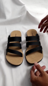 Comet Sandal Wanita RUMI Sandal Wanita Slop Ban3 Sol Karet Anti licin Motif Kombinasi Warna