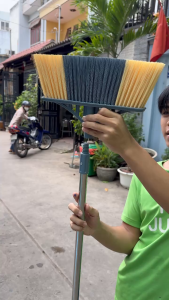 Chổi xương chổi quét nước cao cấp cán inox PHÚC HƯNG PHÁT SG size 32x4.5x140cm lông bàn chải đàn hồi cao.