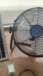 พัดลมโซล่าเซลล์ Solar Fan พัดลมตั้งพื้น รับประกัน 1 ปี สินค้าพร้อมส่งในไทย