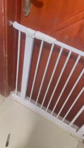 【Local delivery】76 CM Height Safety Gate for Baby Kids Toddler and Pets Baby protective safety staircase child guardrail safety door pet dog isolation fence product baby safety door