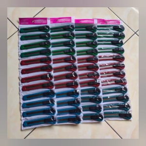 Cutter Besar 12 Pcs Warna / Pemotong Kertas 12 Pcs Warna