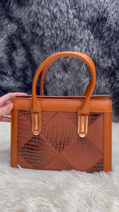 กระเป๋า Estherra Tote Bag รุ่น Genesy ทรง Tote งานสั่งตัด