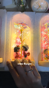 Kado Spesial Bunga Mawar LED Bercahaya dengan Lampu - Pilihan Hadiah Terbaik Kado Natal