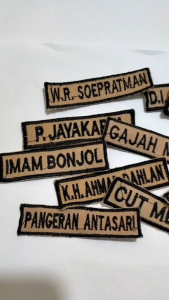 Badge Nama Pahlawan Nasional: Aksesori Inspiratif