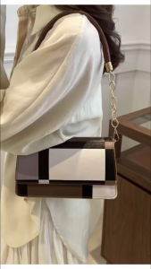 กระเป๋าผู้หญิง 2024 แฟชั่นใหม่ย้อนยุคอินเทอร์เน็ตคนดัง ins กระเป๋าผู้หญิงแฟชั่นสบาย ๆ กระเป๋าสะพายไหล่  กระเป๋าผู้หญิงกระเป๋ากลม