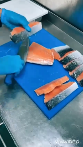 TEAM KITCHEN / CHILLED FROZEN SALMON PORTION 150G-160G/PCS NO PORK NO LARD