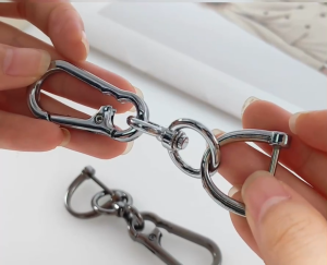 [ 4 cái ] Móc chìa khóa xe ô tô kim loại hình móng ngựa đa năng tháo mở tiện lợi XQX-8 #ssl_accessories