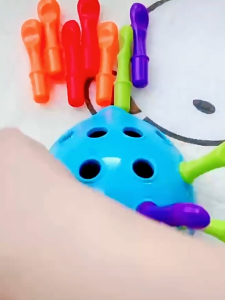 Hedgehog Toy Kid Focus Training Childrens Fine Motor Hand-Eye Coordination Fight Inserted Hedgehog Baby Educational 1-5 Years Old Baby Toy Montessori Toys Math Counting Toy