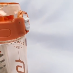 Botol Minum Tali Sedotan Pengunci Flip On Ekslusif Kapasitas 650ml ZY 1820