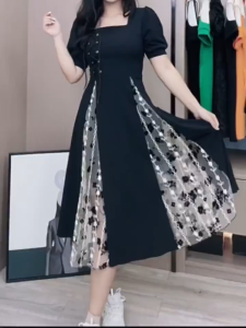 FANMU Korea Ukuran Besar Kerah Persegi Retro Mesh Jahitan Dress Hitam Kecil