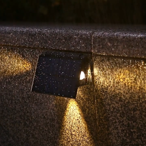 Vimite LED Solar Energy 2400mAh Outdoor Wall Lamp IP56 Outdoor Waterproof External Solar Lamp Three -sided Beam Lamp 3200K Warm Light