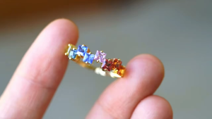 Montagne Jewelry customization 18k Pure Gold Ring Rainbow Design Fine Jewellery Natural 1.7 Carat Colorful Sapphire Ring