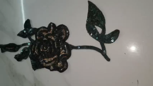 Hoa kim sa may lên áo dài trang trí