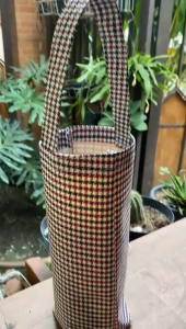 Tas Botol Tumblr 1 Liter Ukuran 8 x 8 x 25 cm Bahan Waterproof