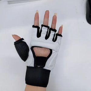 นวมชกมวย นวมชกมวย ถุงมือเทควันโด ถุงมือออกกำลังกาย ถุงมือ ถุงเท้า ถุงมือฟิตเนส MMA