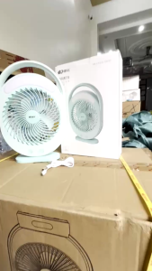 Quạt tích điện KM - F0336 có tích hợp đèn chiếu Quạt tích điện để bàn Electric Fan 3 Tốc Độ F0336 QUẠT TÍCH ĐIỆN CÓ ĐÈN LED 2 CHẾ ĐỘ KM-F0336 MÀU XANH TẶNG KÈM DÂY SẠC QUẠT SẠC TÍCH ĐIỆN CÓ ĐÈN LED KM-F0336