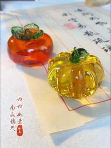 Gác BútChặn Giấy Thư Pháp Thủy Tinh Pha Lê Chịu Lực Tốt Hình Hạt LạcQuả HồngBí Ngô Đem Lại May Mắn Như Ý Cho Người Sử Dụng