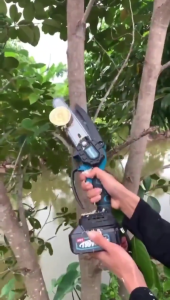 Máy Cưa Xích Makita - HomeMore 199V Máy Cưa Xích Cầm Tay Mini Makita Lam Xích Dài 18cm Hàng được bảo hành 12 tháng  tại STORE Ngọc Thành