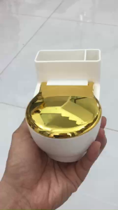 Đồ Gạt Tàn Thuốc Hình Bồn Cầu Treo Tường Có Nắp Đậy - Trang Trí Phòng Khách Phòng Tắm Nhà Vệ Sinh