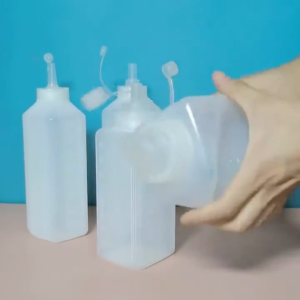 800/1000ml Clear Sauce Squeeze Bottle with Lid Large Capacity Seasoning Bottle Kitchen Oil Tomato Salad Dressing Dispenser Plastic Condiment Squeeze Bottles