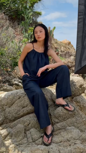 { "เสื้อกล้ามสายเดียวผ้าคอตตน": "EVERYDAY APPARELS plain singlets เสื้อกล้ามสายเดียวผ้าคอตตน", }