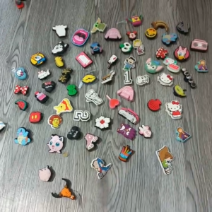 Set jibbitz charms cross gắn dép Drew House - Nhà Cá Sấu