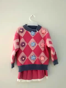 Setelan Anak Perempuan Import Model Rok Mini Sweater Rajut 3 Warna Bunga Tebal Plisket Kekinian