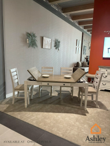 Ashley เก้าอี้รับประทานอาหาร รุ่น SKEMPTON Dining Chair