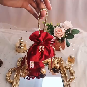 Traditional Red Wedding Favor Bags Velvet Candy Pouches for Weddings