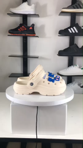 รองเท้าแตะ สีครีม พร้อมตัวติด Blue Bear สวย น่ารักๆ สินค้าตรงปก