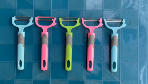 Alat Pengupas Kulit Buah dan Sayur / Peeler 3 Varian Warna / Alat Pengupas Buah / Peeler Model Y