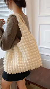 กระเป๋าสะพายข้างลายก้อนเมฆ ใบใหญ่ ใส่ของได้เยอะ