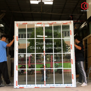 180x200ประตูบานเลื่อนอลูมิเนียม แบ่ง2ช่องตกแต่งลาย หนา1มิลเต็ม กระจก5มิล แข็งแรง สวย พร้อมส่ง ค่าส่งถูก คุ้มค่าคุ้มราคา