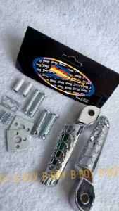 INJAKAN STEP KAKI MOTOR APRILIA / FOOT STEP BELAKANG MODEL APRILIA MERK BBOY BEAT VARIO FAZZIO FILANO STYLO ADV NMAX UNIVERSAL MATIC BEBEK HONDA YAMAHA PIJAKAN BELAKANG KAKI MOTOR STEP FOOSTEP CHROME UNIVERSAL MOTOR INCLUDE BAUT PLUG AND PLAY HIGH QUALITY