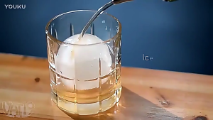 ที่ทำน้ำแข็ง แม่พิมพ์ซิลิโคน พิมพ์น้ำแข็ง ที่ทำน้ำแข็งก้อนกลม แม่พิมพ์น้ำแข็ง ซิลิโคนทำน้ำแข็ง พิมพ์น้ําแข็งกลมG2063