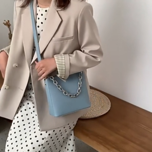 QZshop มาใหม่ พร้อมส่ง กระเป๋าแฟชั่นเกาหลีน่ารัก สาวๆรีบมาจัดเลยนะ คอลเลคชั่นนี้ งานดีจริง ไม่จกตา ดีเทลสวย เรียบหรู แต่ดูดี ของมันต้องมี บอกเลย