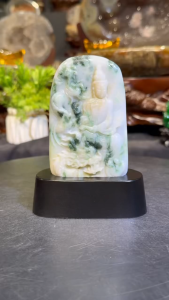 burma jadeite 💯天然缅甸老玉翡翠 白底飘绿带黄 🐲祥龙观音站牌 🆓附送特制实木底座  牌高: 11cm  宽: 6.7cm  厚度: 1.4cm  净重: 266g 含底座高: 13cm  底座宽: 9.5x5cm  总重: 340g