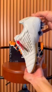 Kick Athletic Sepatu Sepak Bola Stripes IN 22118 White